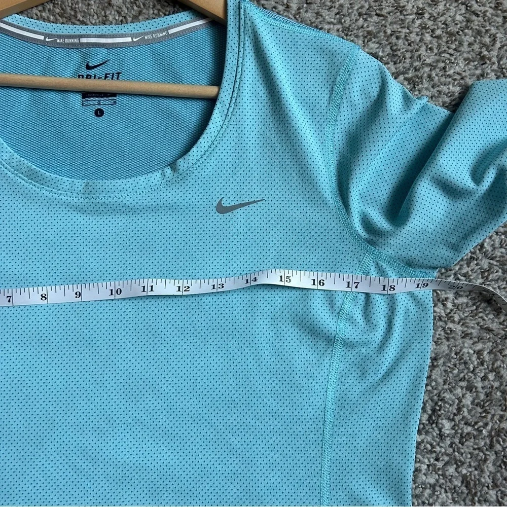 Nike Women's Light Blue Dri Fit Long Sleeve Tee Workout Running Athletic Casual